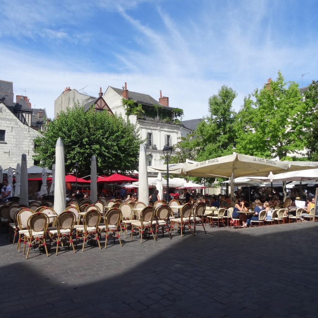 PLACE PLUMEREAU A TOURS